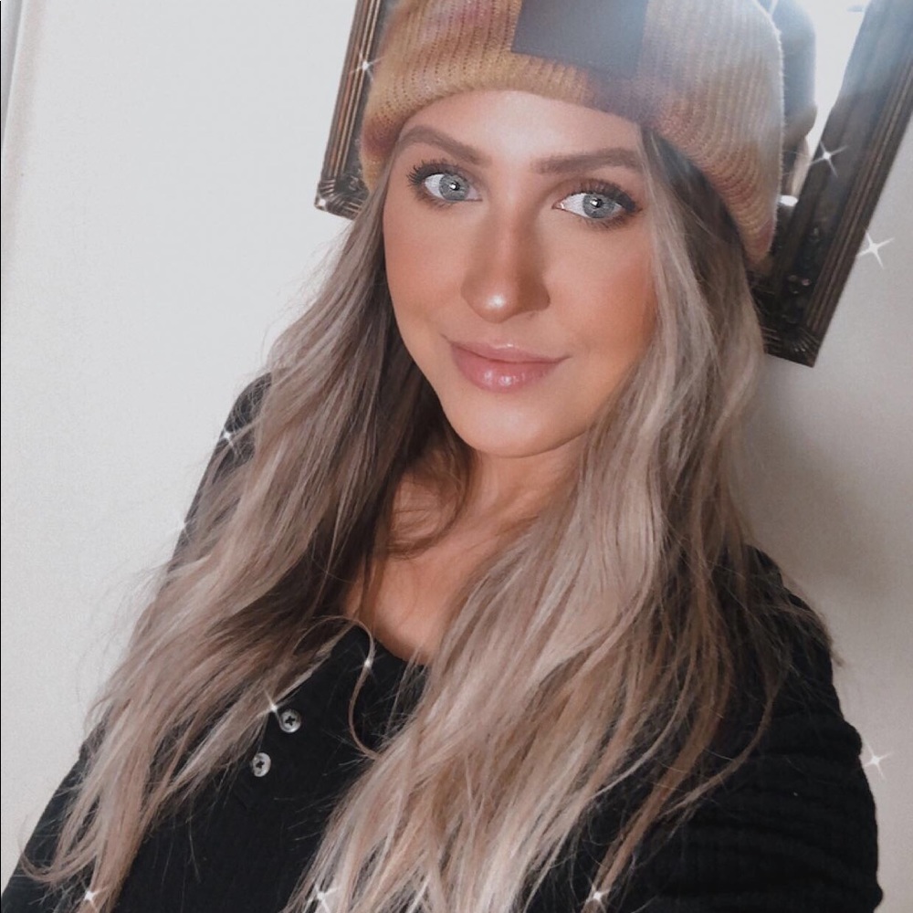 Meet your Posher, Dayna